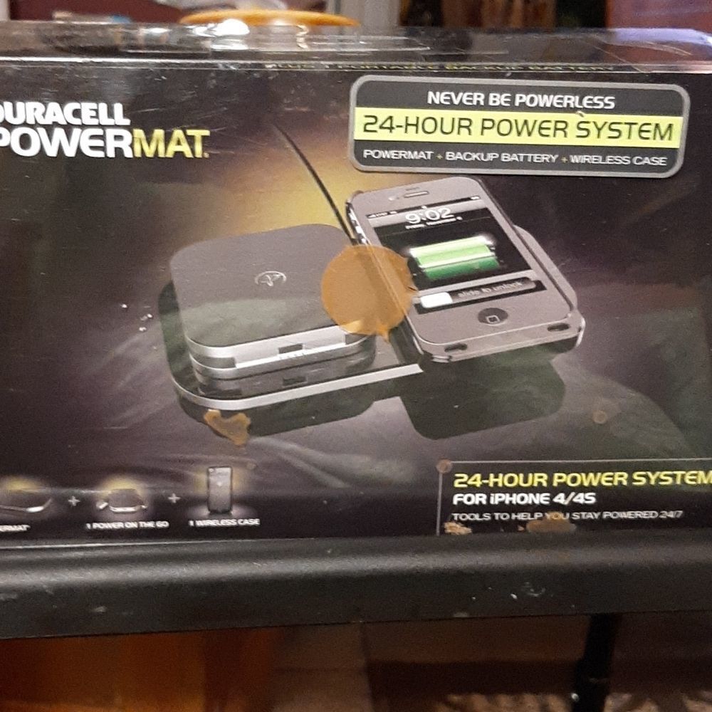 Duracell Powermat for iPhone 4 / 4s new in box.
